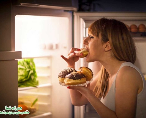 عوارض پرخوری پیش خواب