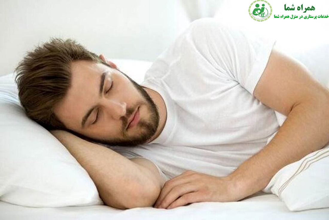چرا شبها در خواب زیاد عرق میکنم؟