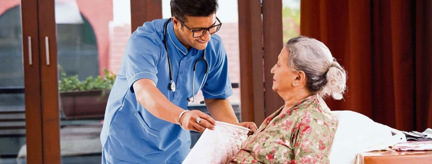 پرستاری در منزل یا خانه سالمندان؟ کدام گزینه برای عزیز شما بهتر است؟