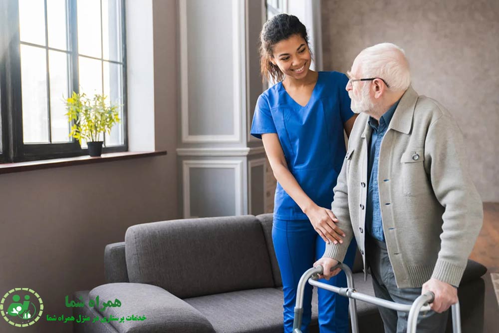 مراقبت از سالمند آلزایمری در منزل؛ نکات مهم و روش‌ها